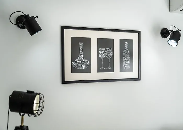 Jazz & Wine - Luxury Apartment By The Sea & Parking & Hbo & Netflix