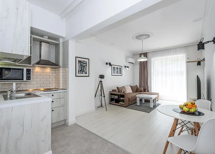 Jazz & Wine - Luxury Apartment By The Sea & Parking & Hbo & Netflix
